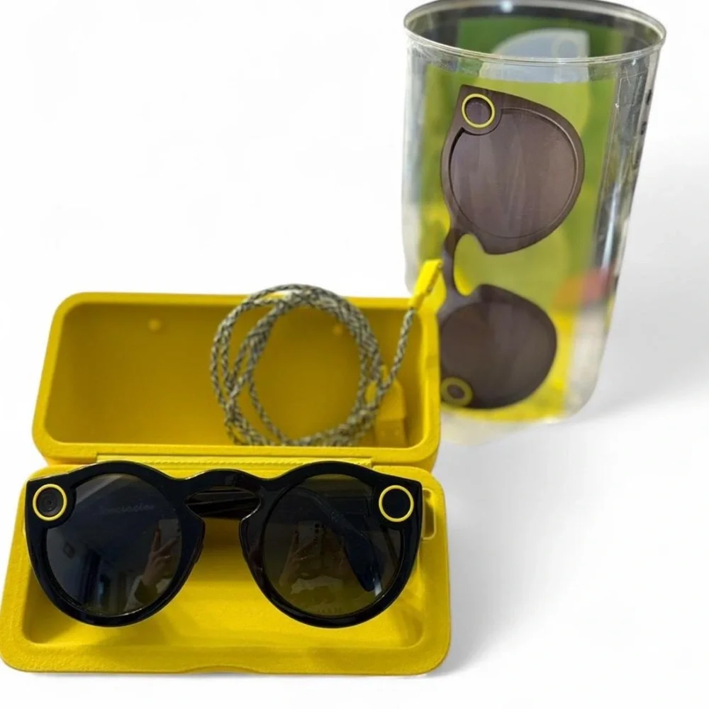 Snap Black Spectacles with Bright Yellow Case